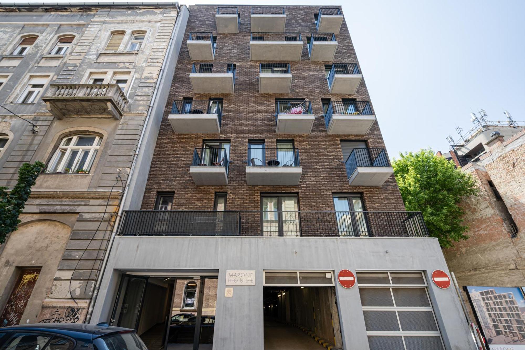 בודפשט Peter Apartment With Terrace מראה חיצוני תמונה