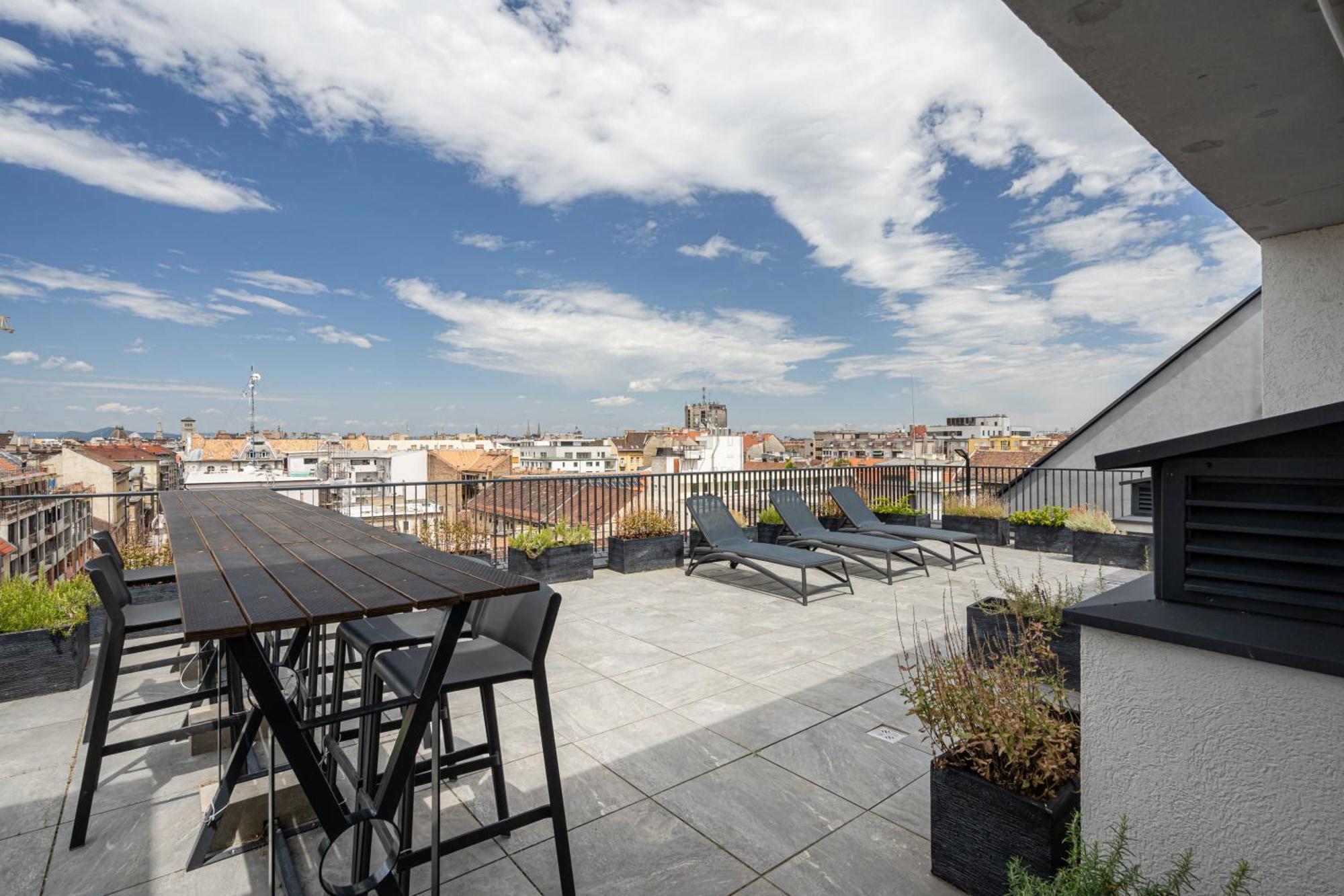 בודפשט Peter Apartment With Terrace מראה חיצוני תמונה